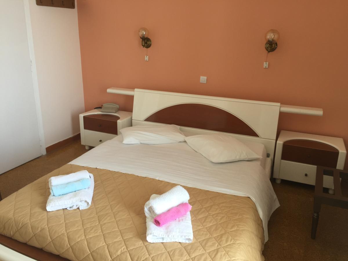 Hotel Methanion Méthana Kültér fotó